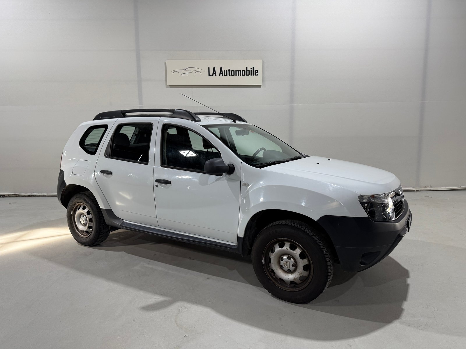 DACIA Duster 1.6 Ambiance 4x4, Benzin, Occasion / Gebraucht, Handschaltung - 6