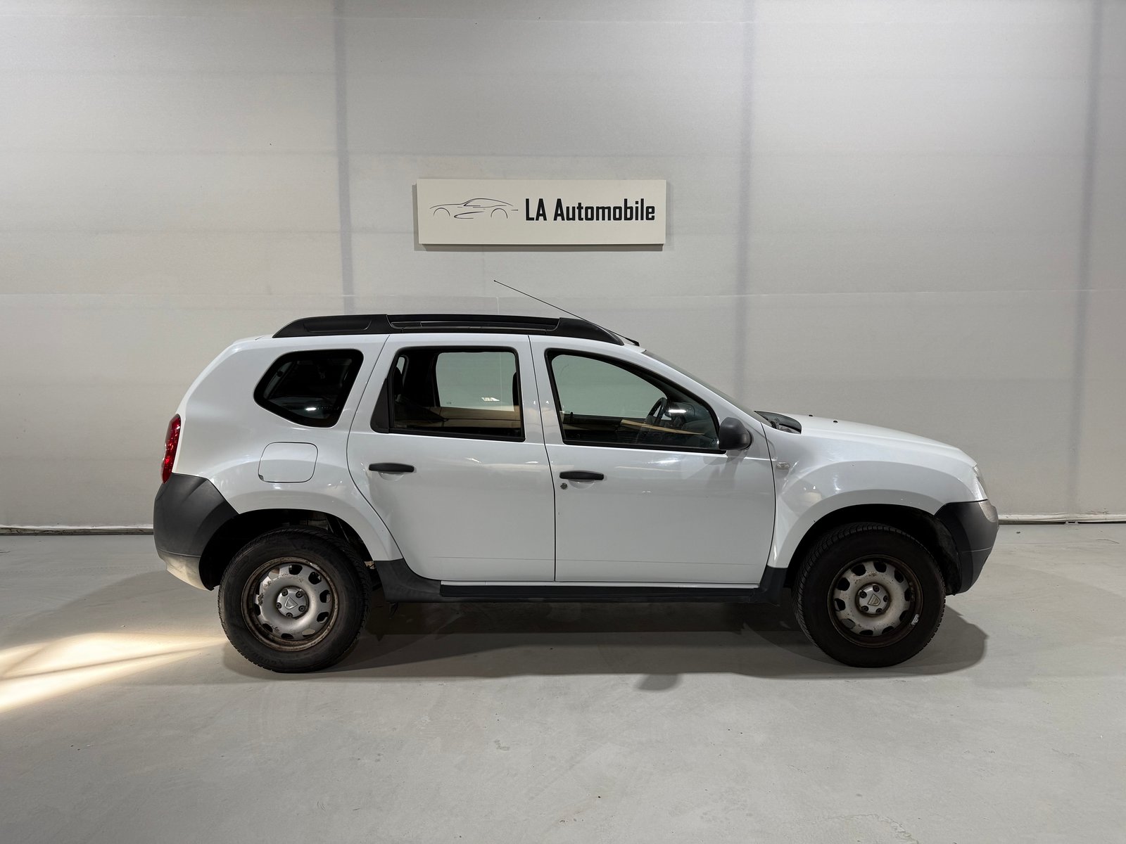 DACIA Duster 1.6 Ambiance 4x4, Benzin, Occasion / Gebraucht, Handschaltung - 7