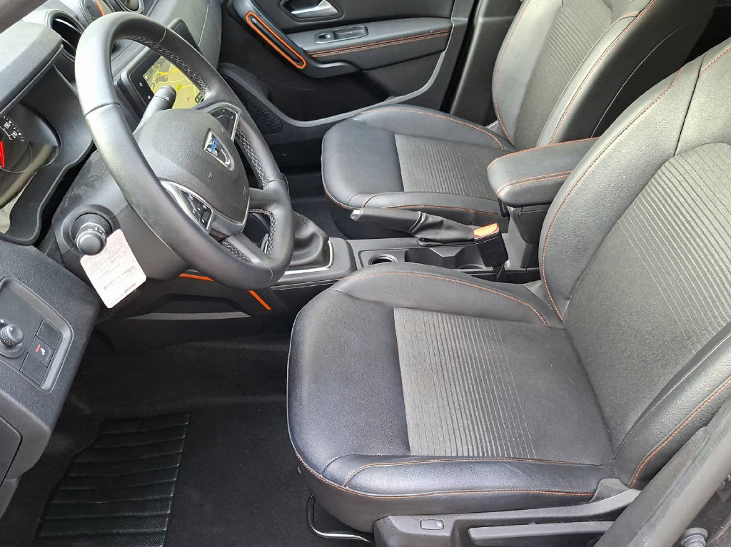 DACIA Duster 1.3 TCe 150 Extreme EDC, Benzin, Occasion / Gebraucht, Automatik - 4