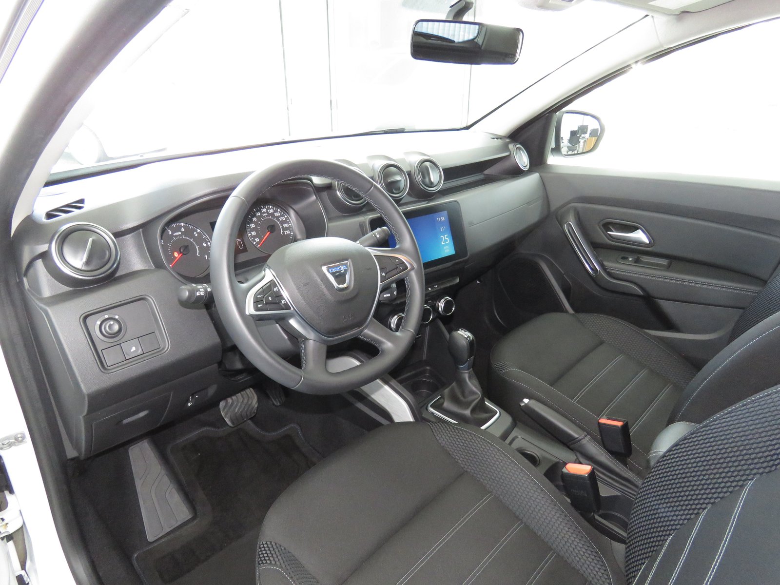 DACIA Duster TCe 150 Extreme EDC 4x2, Essence, Occasion / Utilisé, Automatique - 7