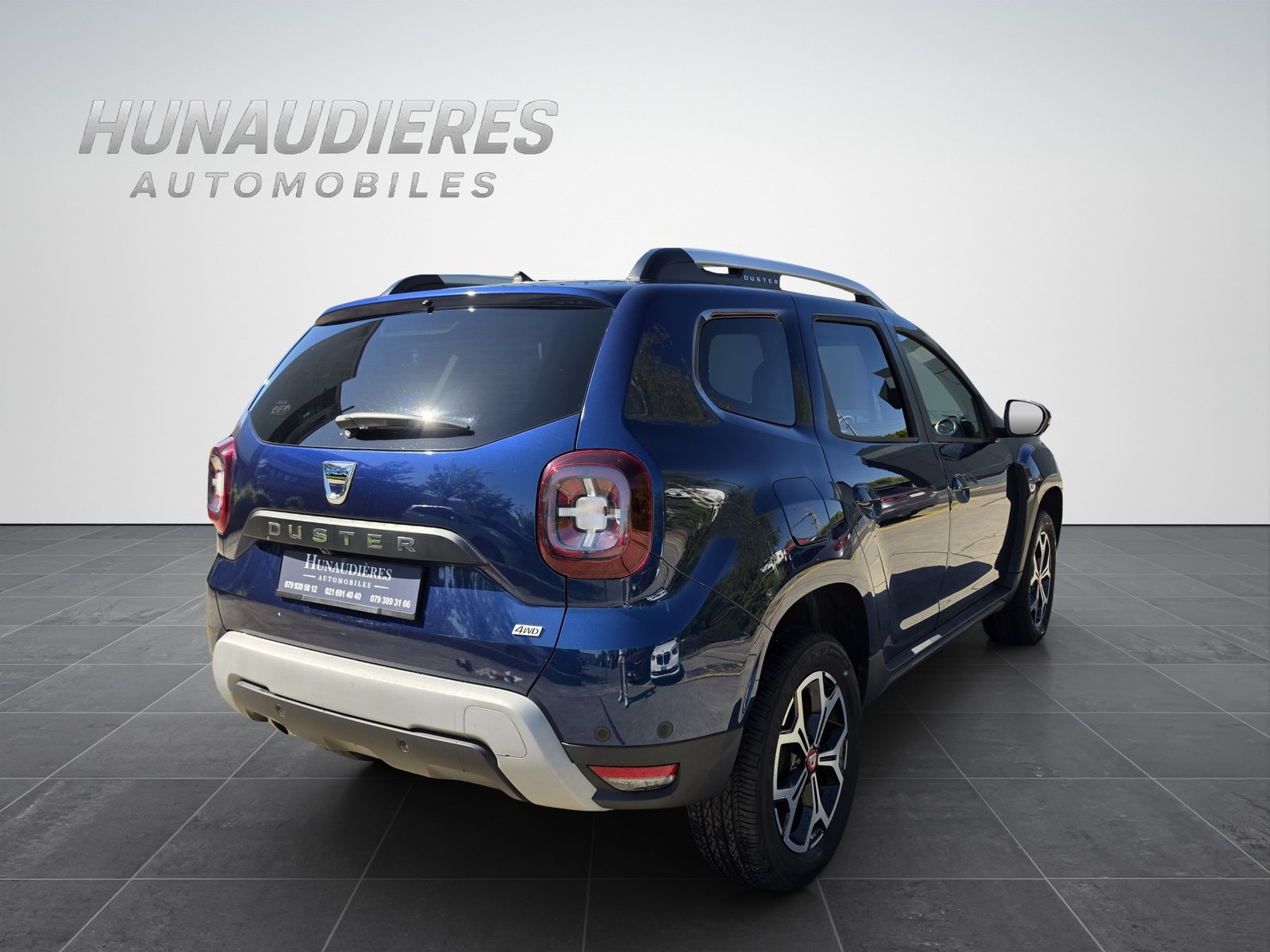 DACIA Duster SCe 115 Comfort 4x4, Petrol, Second hand / Used, Manual - 2