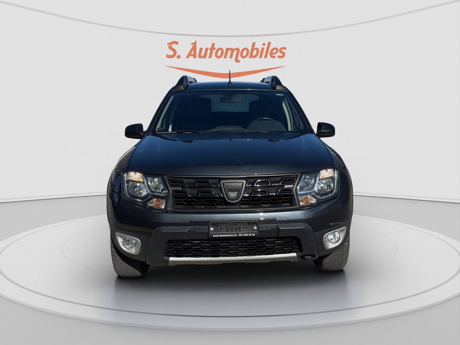 DACIA Duster 1.2 T Lauréate 4x4, Petrol, Second hand / Used, Manual - 2