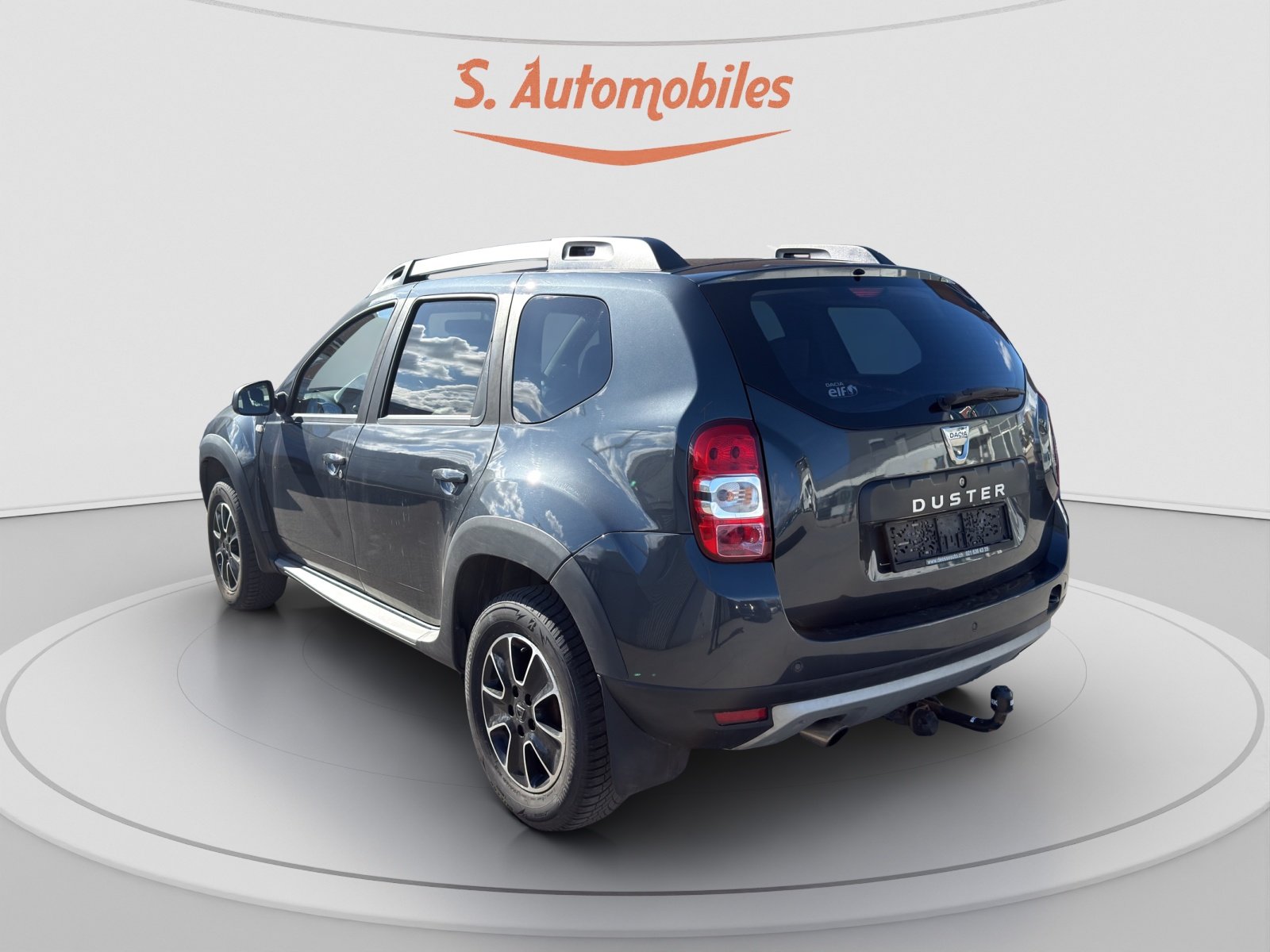 DACIA Duster 1.2 T Lauréate 4x4, Petrol, Second hand / Used, Manual - 4