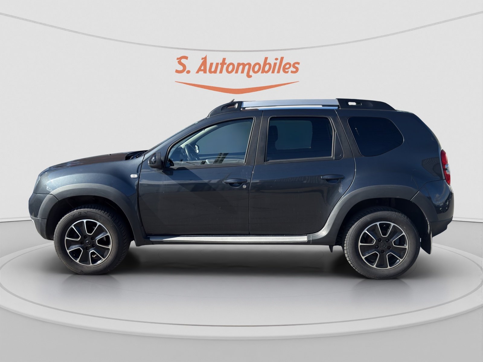 DACIA Duster 1.2 T Lauréate 4x4, Petrol, Second hand / Used, Manual - 5