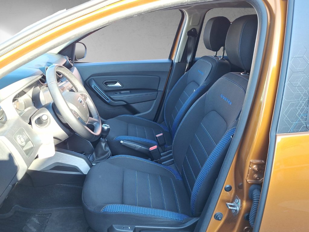 DACIA DUSTER 1.3 TCe Celebration 4WD, Essence, Occasion / Utilisé, Manuelle - 6