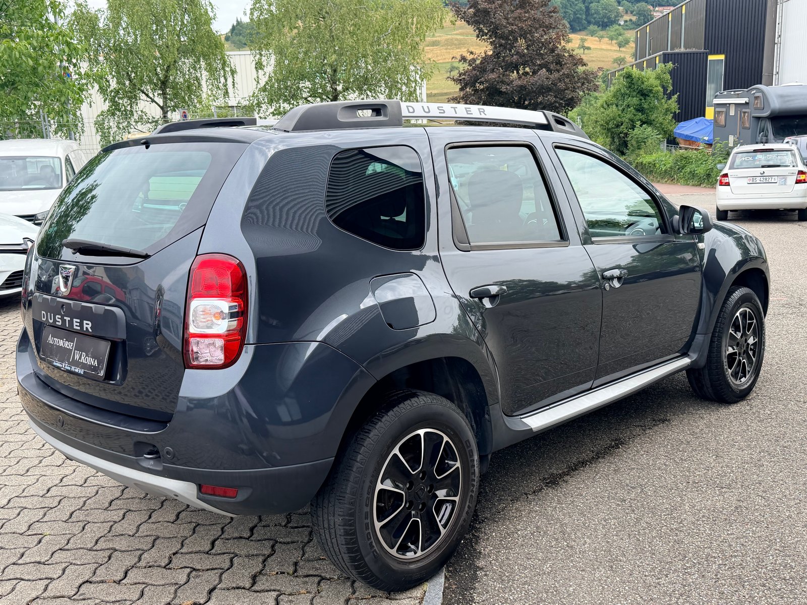 DACIA Duster 1.2 T Lauréate 4x2, Petrol, Second hand / Used, Manual - 2
