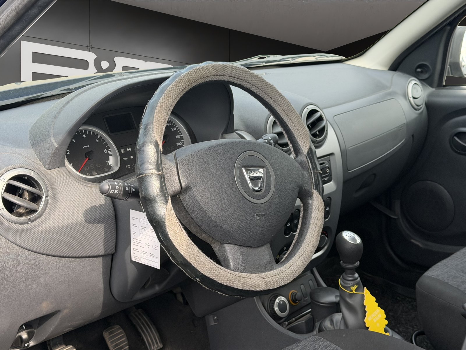 DACIA Duster 1.6 Ambiance 4x4, Essence, Occasion / Utilisé, Manuelle - 7
