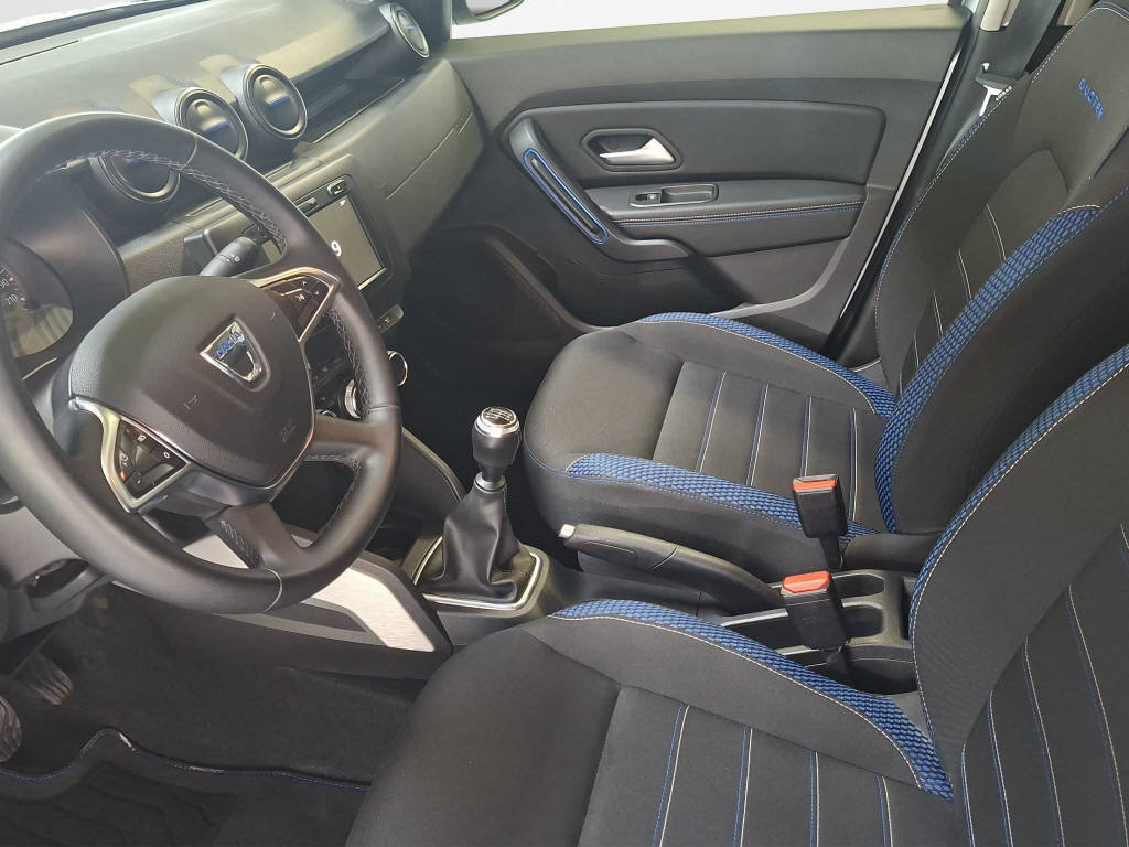 DACIA Duster 1.3 TCe 150 Celebration 4WD, Essence, Occasion / Utilisé, Manuelle - 5