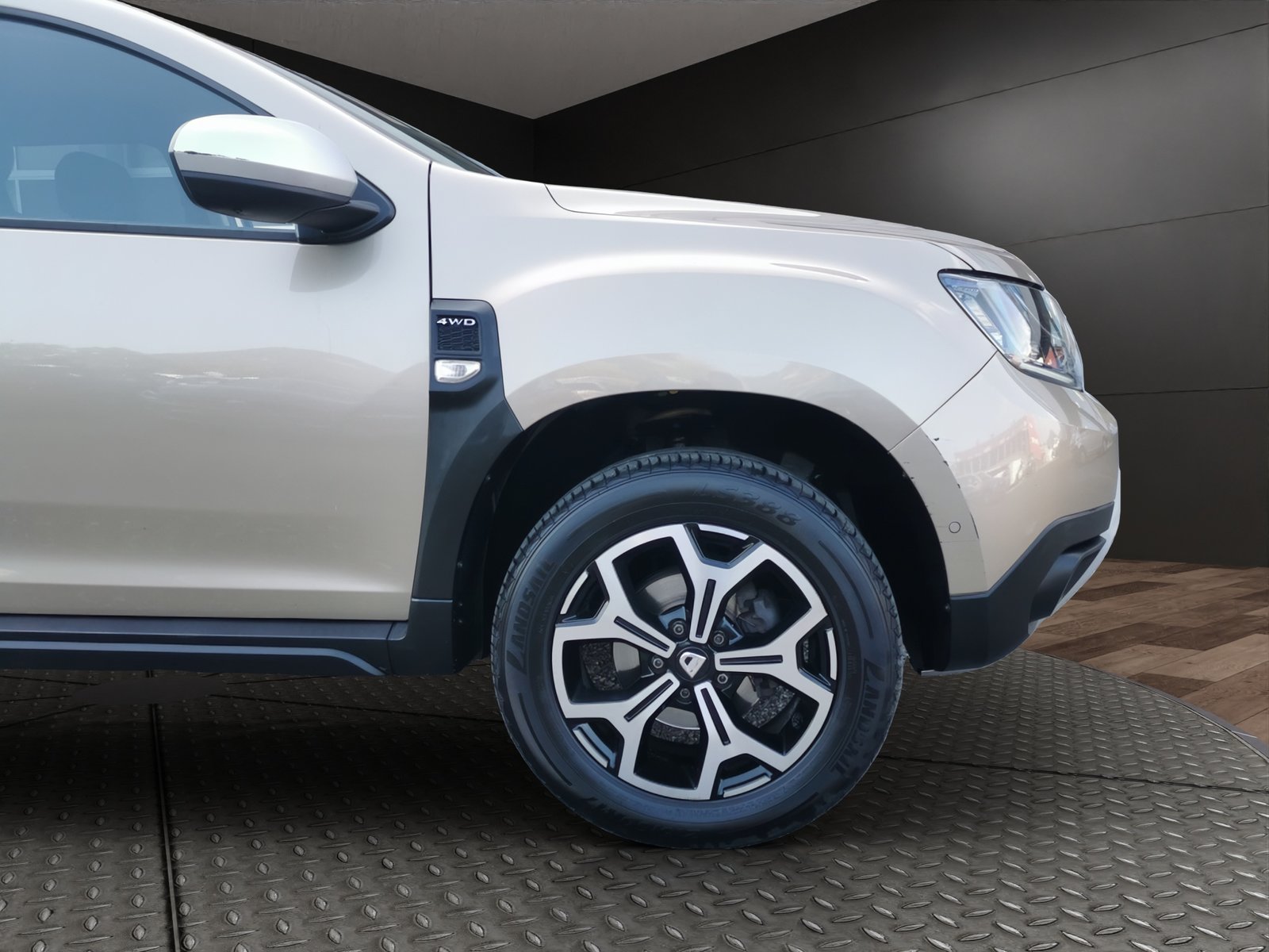 DACIA Duster TCe 125 Prestige 4x4, Benzin, Occasion / Gebraucht, Handschaltung - 4