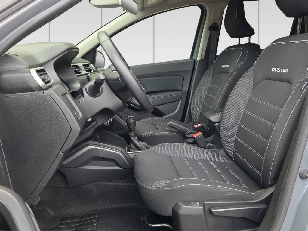DACIA Duster 1.3 TCe 150 Journey 4WD, Petrol, Second hand / Used, Manual - 4