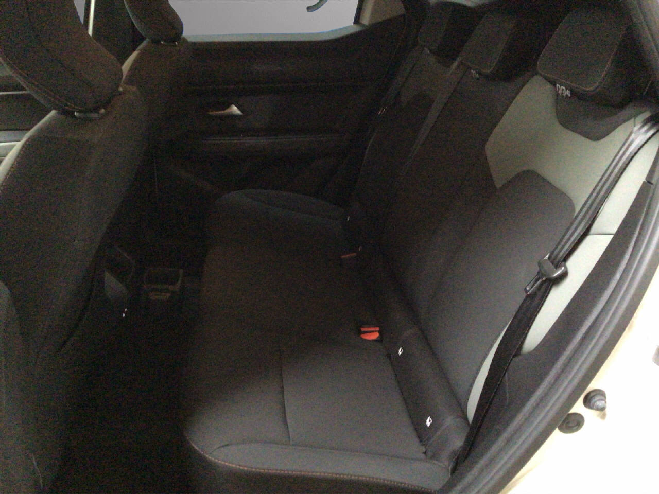 DACIA Duster 1.6 Hybrid Extreme, Hybride Intégral Essence/Électricité, Occasion / Utilisé, Automatique - 6
