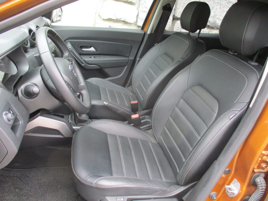 DACIA 1.6 Prestige 4WD, Petrol, Second hand / Used, Manual - 5