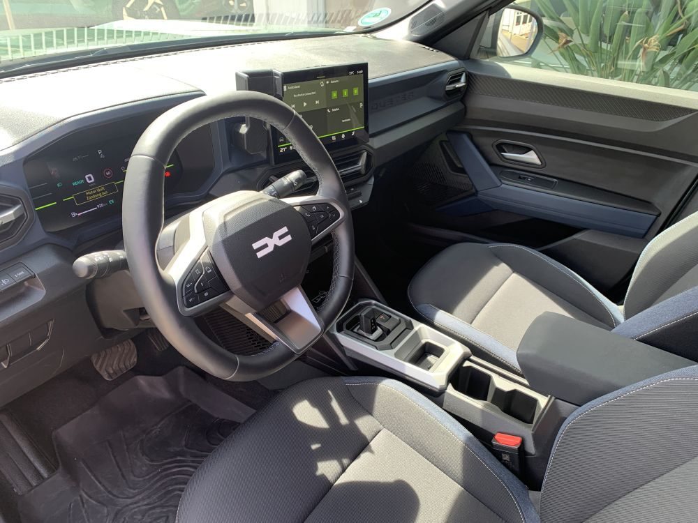 DACIA DUSTER 1.6 Hybrid Journey, Hybride Intégral Essence/Électricité, Voiture de démonstration, Automatique - 3