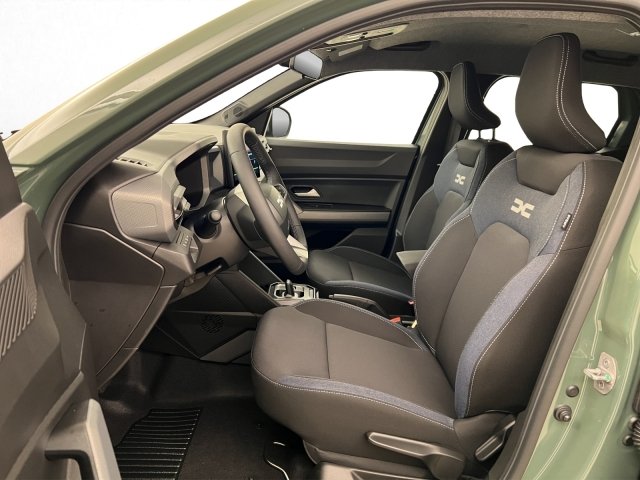 DACIA Duster 1.6 Hybrid Expression, Full-Hybrid Petrol/Electric, Ex-demonstrator, Automatic - 5