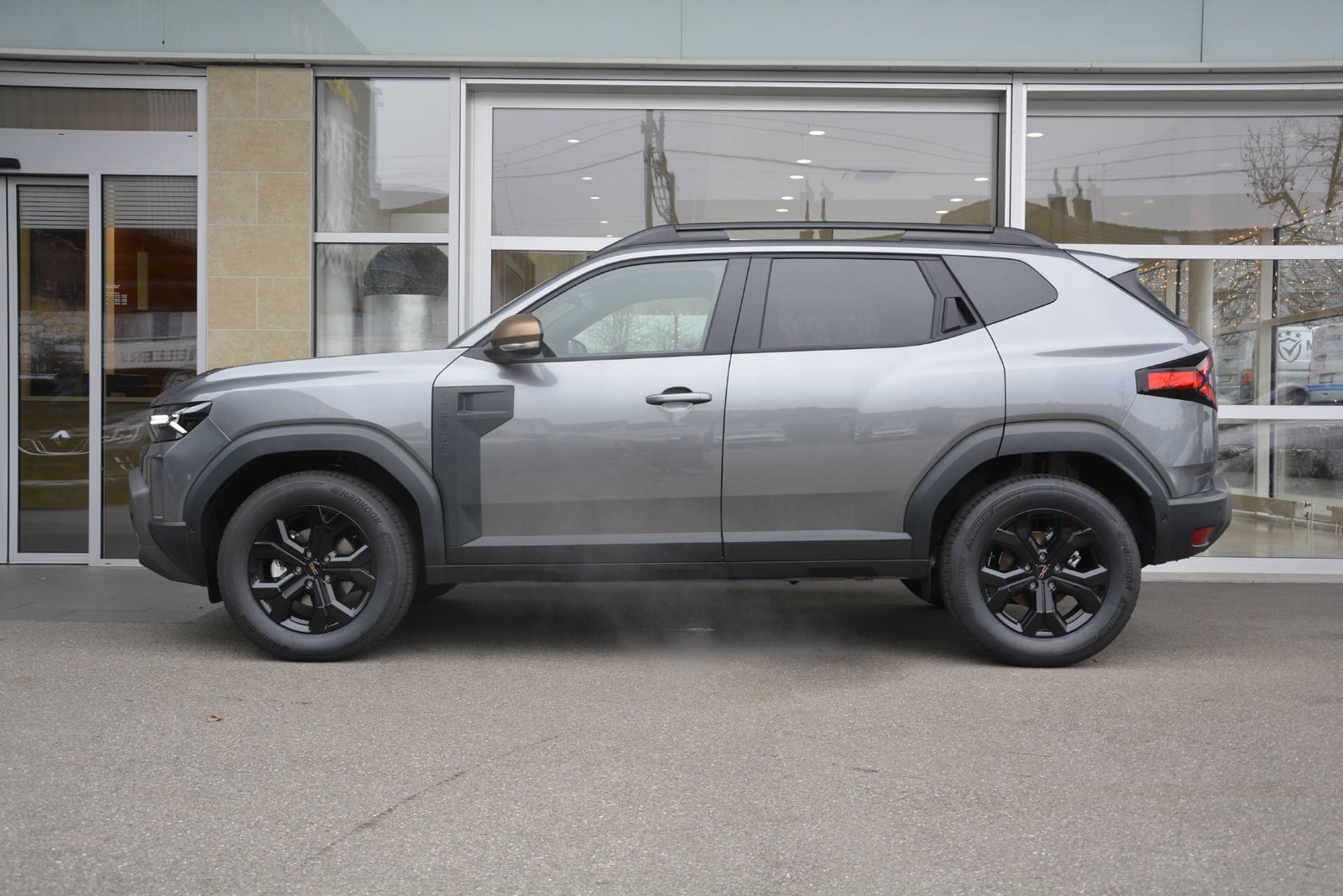DACIA Duster extreme hybrid 155 1.8 Hybrid Extreme, Full-Hybrid Petrol/Electric, Ex-demonstrator, Automatic - 3