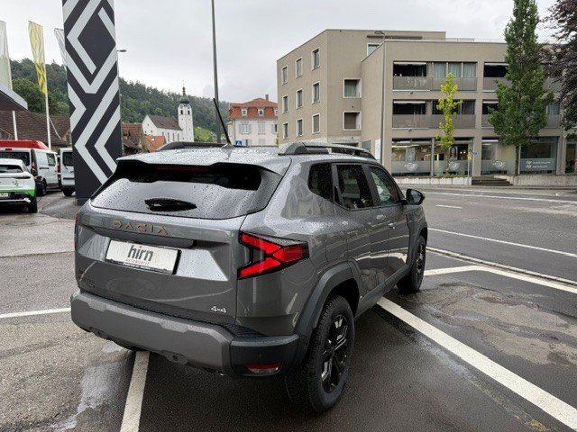 DACIA Duster 1.2 Hybrid Extreme 4WD, Full-Hybrid Petrol/Electric, Ex-demonstrator, Automatic - 3