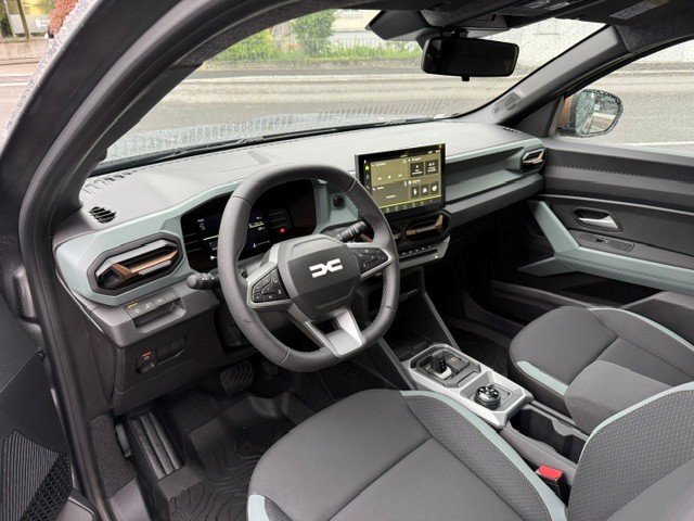 DACIA Duster 1.2 Hybrid Extreme 4WD, Full-Hybrid Petrol/Electric, Ex-demonstrator, Automatic - 5