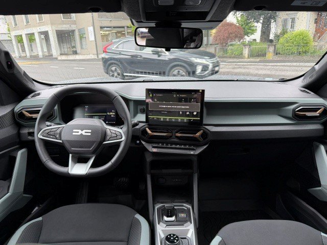 DACIA Duster 1.2 Hybrid Extreme 4WD, Full-Hybrid Petrol/Electric, Ex-demonstrator, Automatic - 6