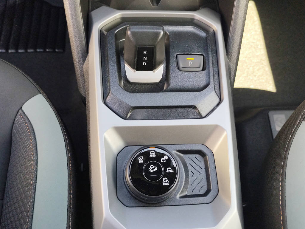 DACIA Duster 1.2 Hybrid Extreme 4WD, Mild-Hybrid Benzin/Elektro, Vorführwagen, Automatik - 7