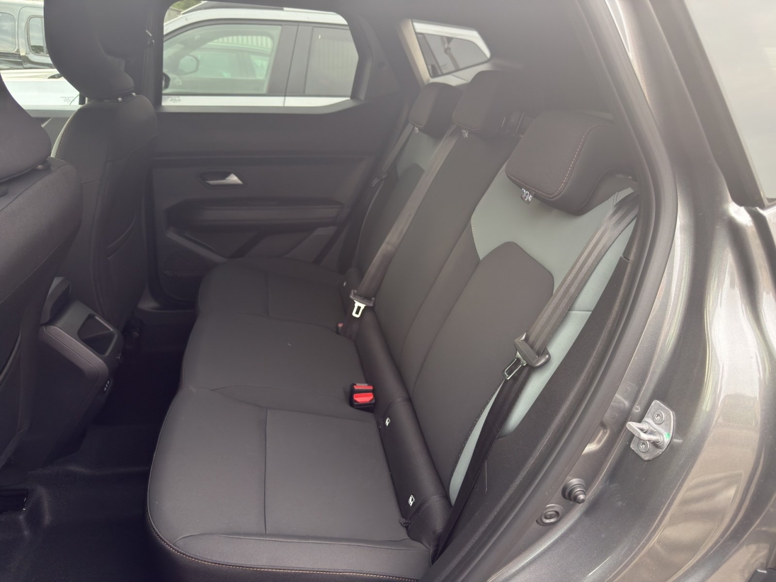 DACIA DUSTER extreme hybrid 150 4x4, Hybride Intégral Essence/Électricité, Voiture de démonstration, Automatique - 6
