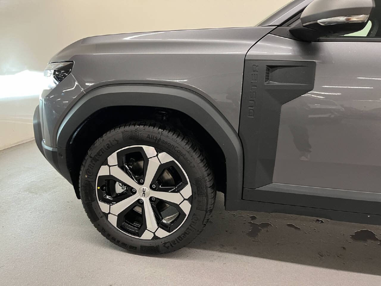 DACIA Duster 1.2 Hybrid Journey 4WD, Full-Hybrid Petrol/Electric, Ex-demonstrator, Automatic - 6