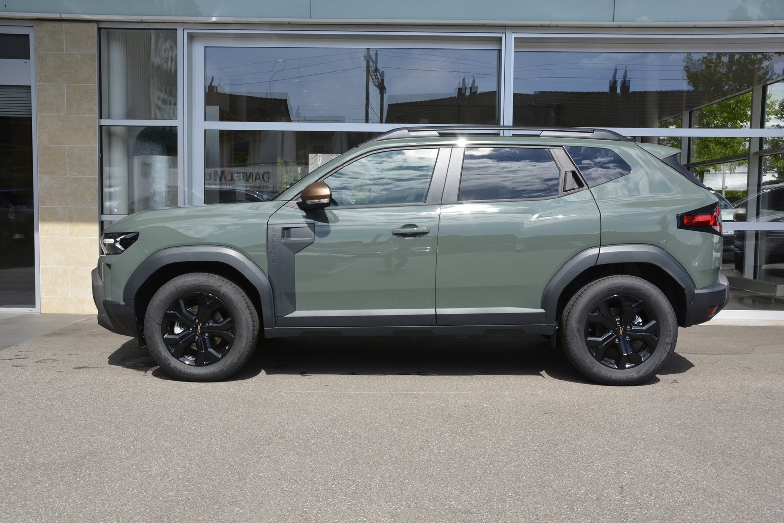 DACIA DUSTER extreme hybrid 155, Full-Hybrid Petrol/Electric, Ex-demonstrator, Automatic - 3