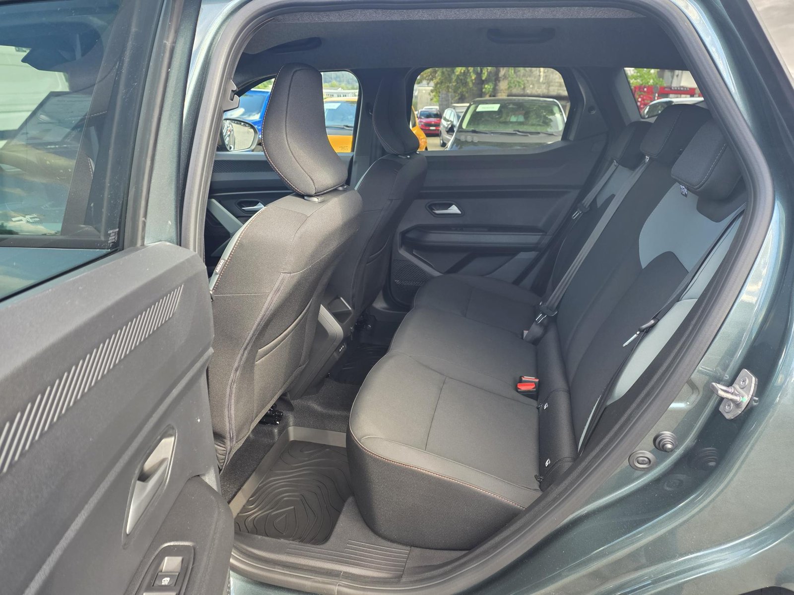 DACIA Duster 1.8 Hybrid Extreme, Voll-Hybrid Benzin/Elektro, Vorführwagen, Automatik - 7