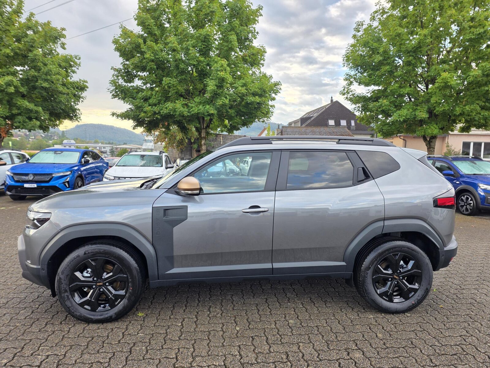 DACIA Duster 1.8 Hybrid Extreme, Hybride Intégral Essence/Électricité, Voiture de démonstration, Automatique - 2