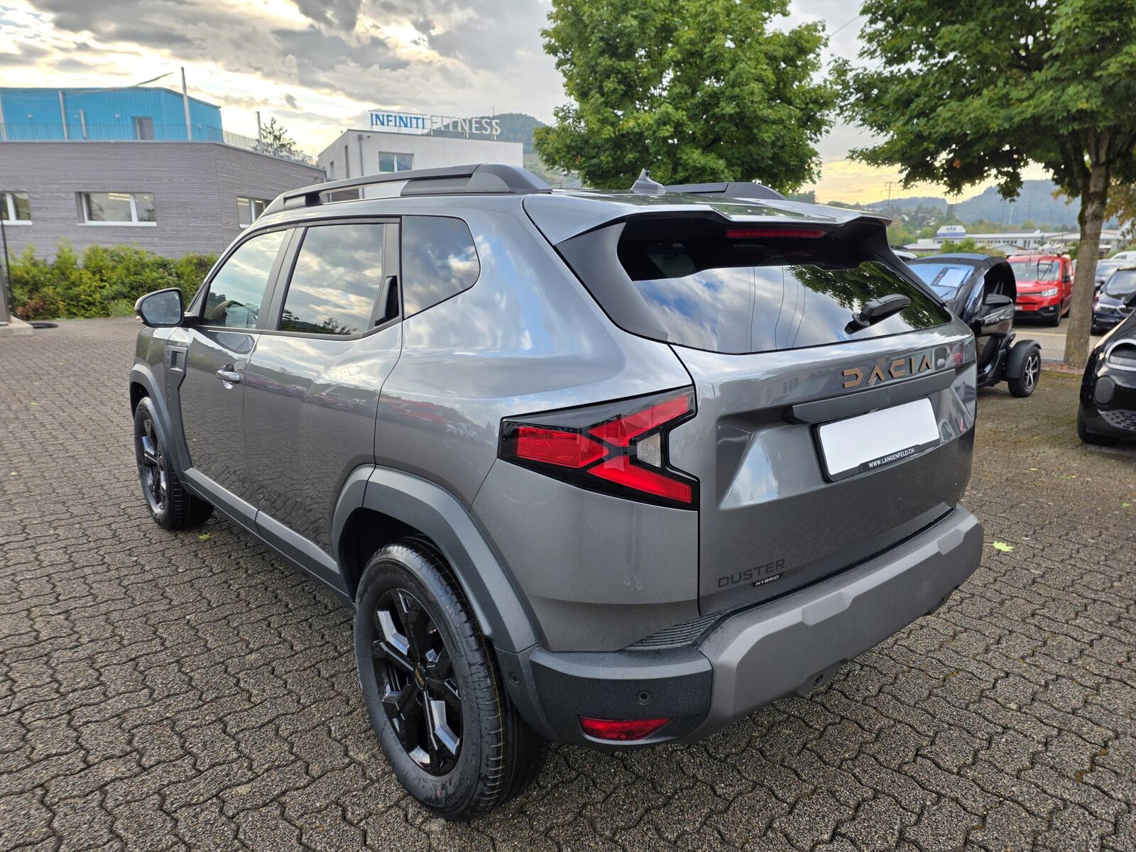 DACIA Duster 1.8 Hybrid Extreme, Hybride Intégral Essence/Électricité, Voiture de démonstration, Automatique - 3