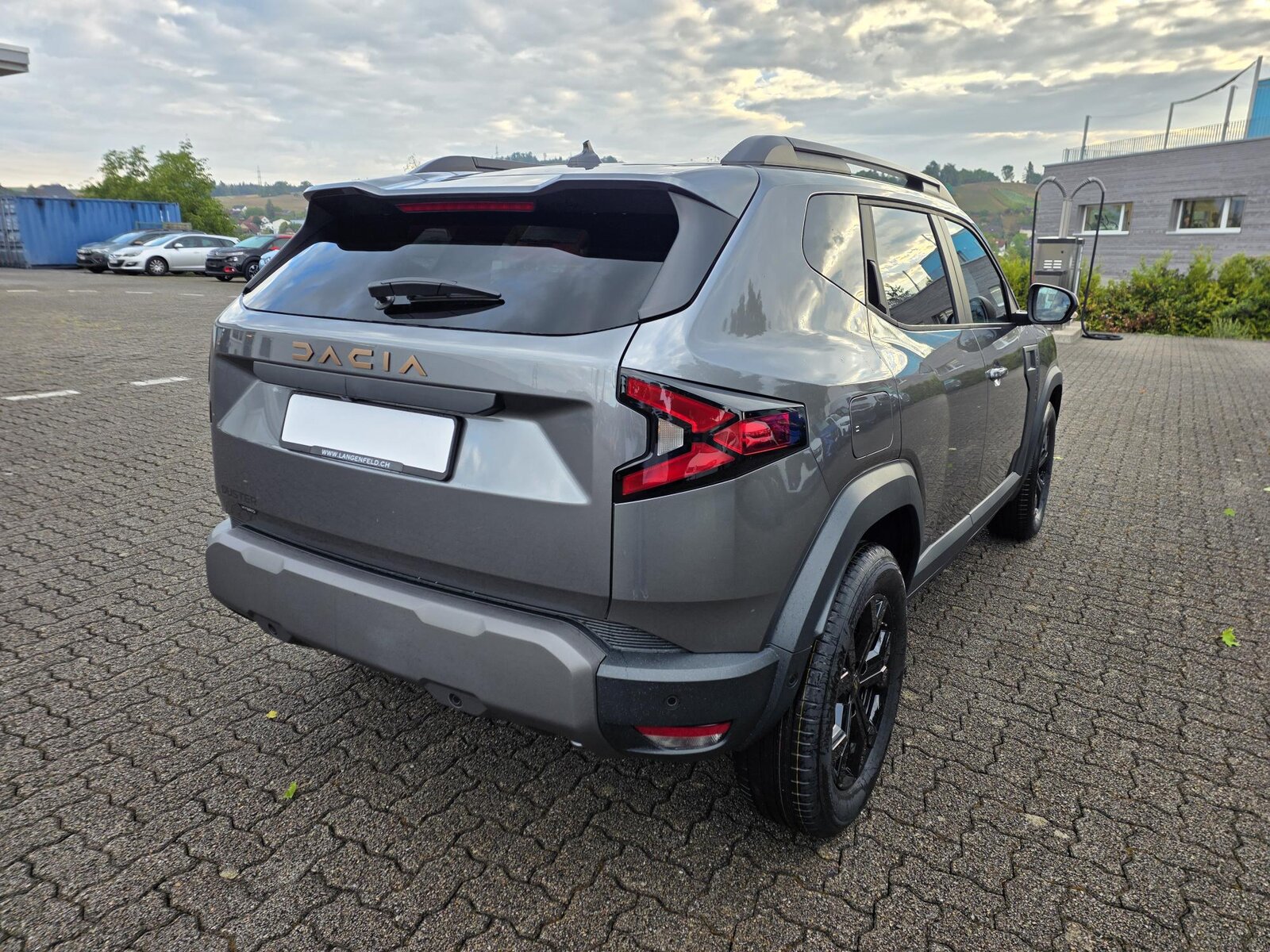 DACIA Duster 1.8 Hybrid Extreme, Hybride Intégral Essence/Électricité, Voiture de démonstration, Automatique - 4
