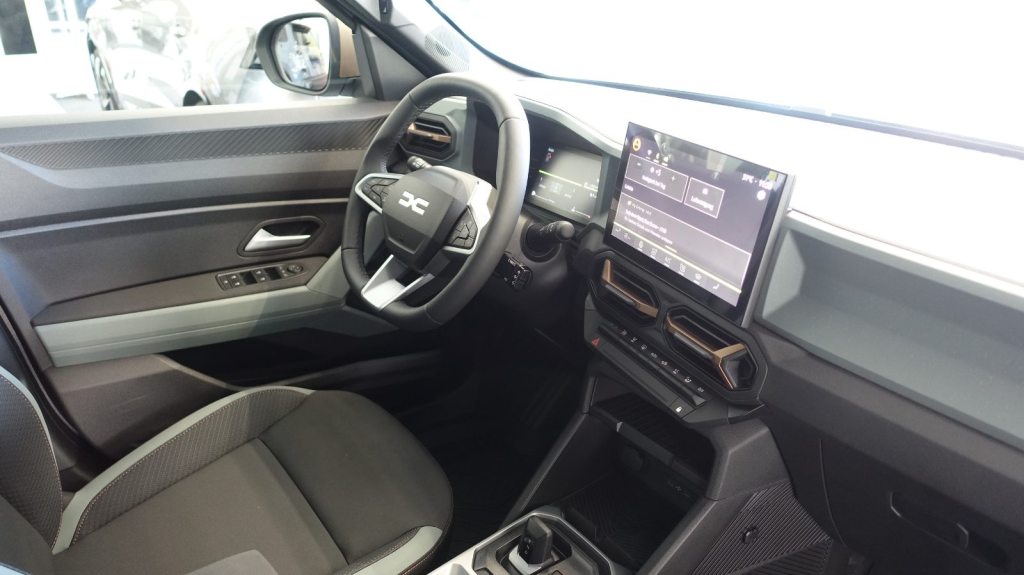 DACIA DUSTER 1.2 Hybrid Extreme 4WD, Voll-Hybrid Benzin/Elektro, Vorführwagen, Automatik - 5