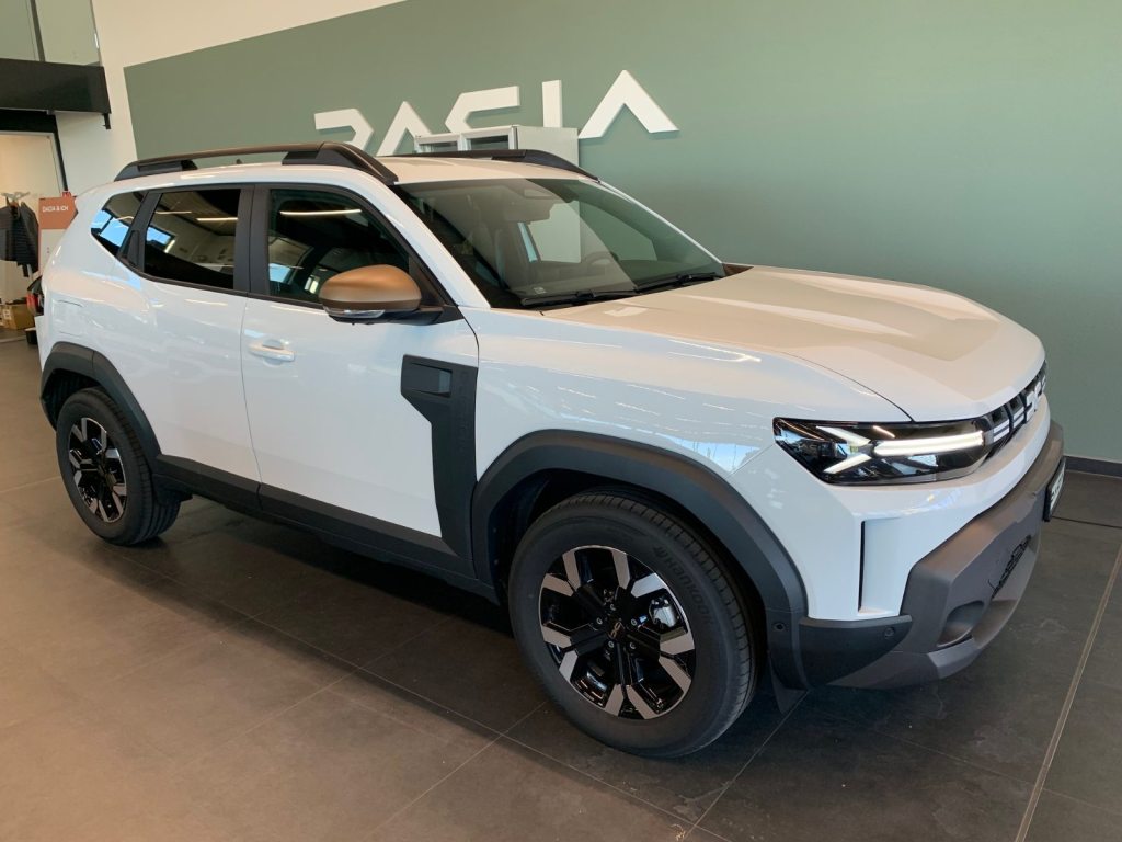 DACIA DUSTER 1.6 Hybrid Extreme, Full-Hybrid Petrol/Electric, Ex-demonstrator, Automatic - 3
