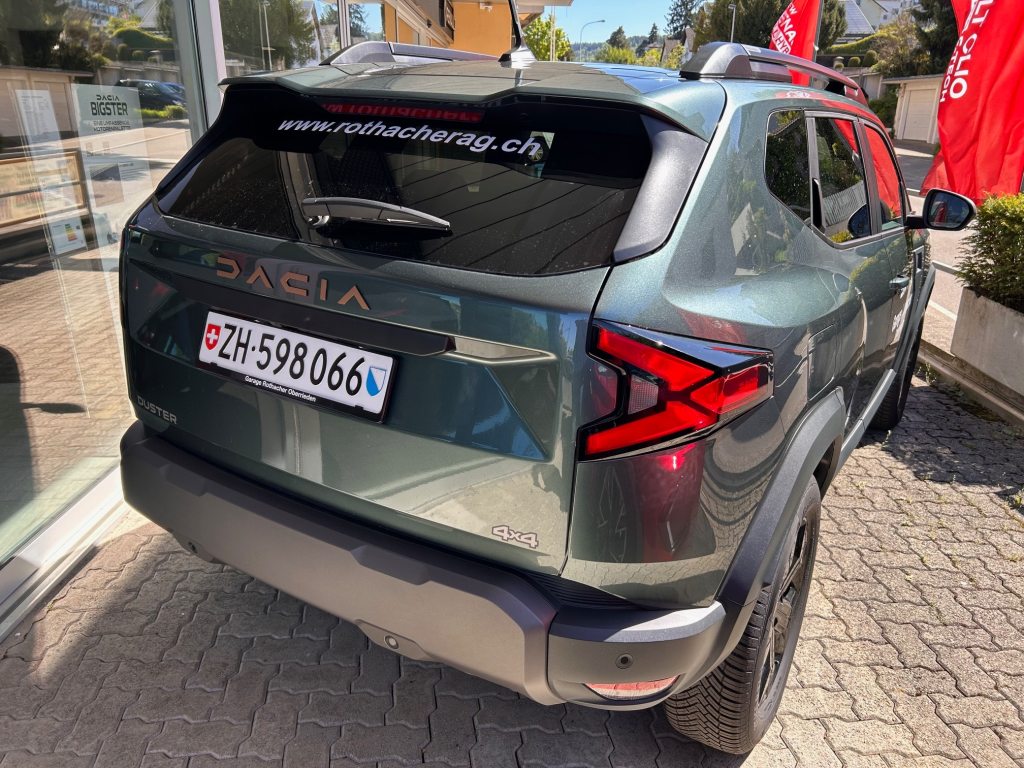 DACIA DUSTER 1.2 TCe Extreme 4WD, Mild-Hybrid Petrol/Electric, Ex-demonstrator, Manual - 3