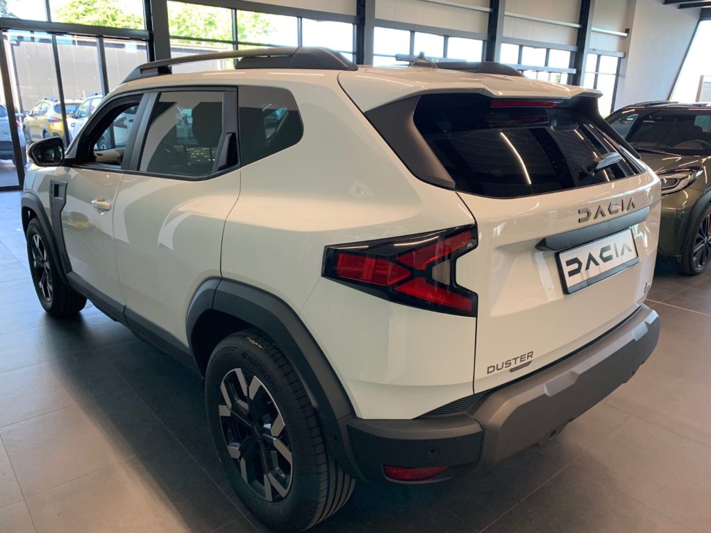 DACIA DUSTER 1.6 Hybrid Extreme, Full-Hybrid Petrol/Electric, Ex-demonstrator, Automatic - 4