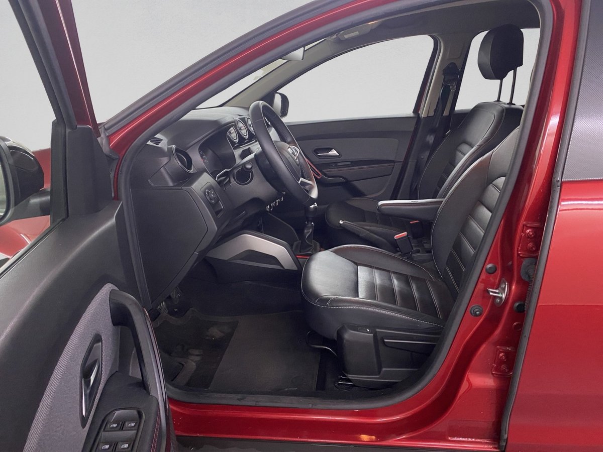 DACIA Duster TCe 130 Ultimate 4x2, Petrol, Second hand / Used, Manual - 7