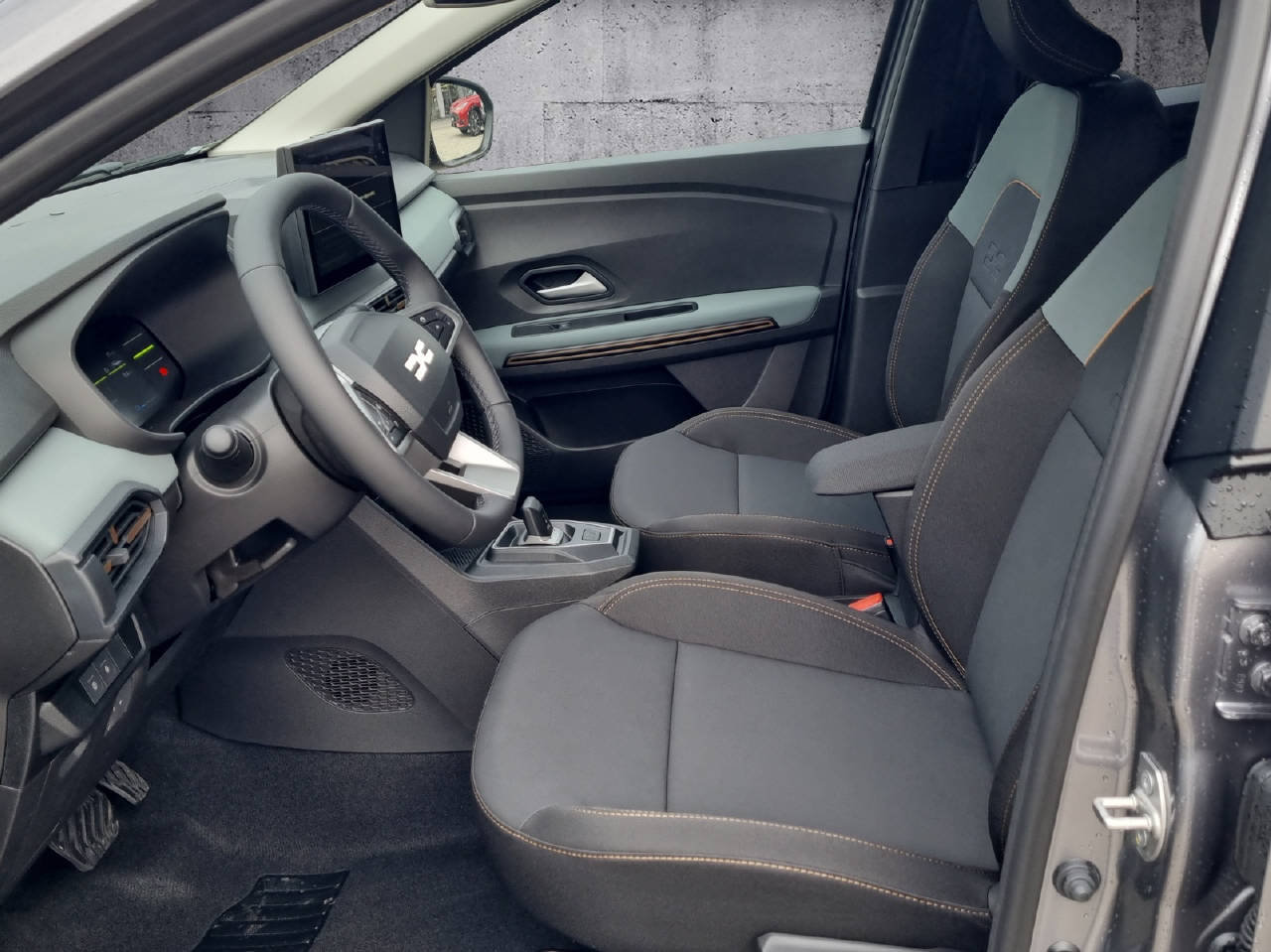 DACIA Neuer Jogger 1.8 Hybrid Extreme, Full-Hybrid Petrol/Electric, New car, Automatic - 5