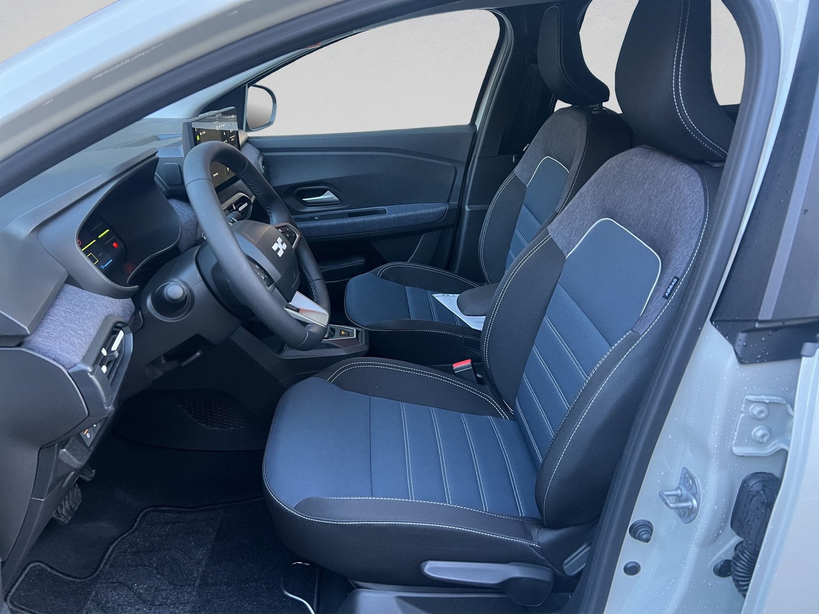 DACIA Jogger HEV 155 Journey, Petrol, New car - 5