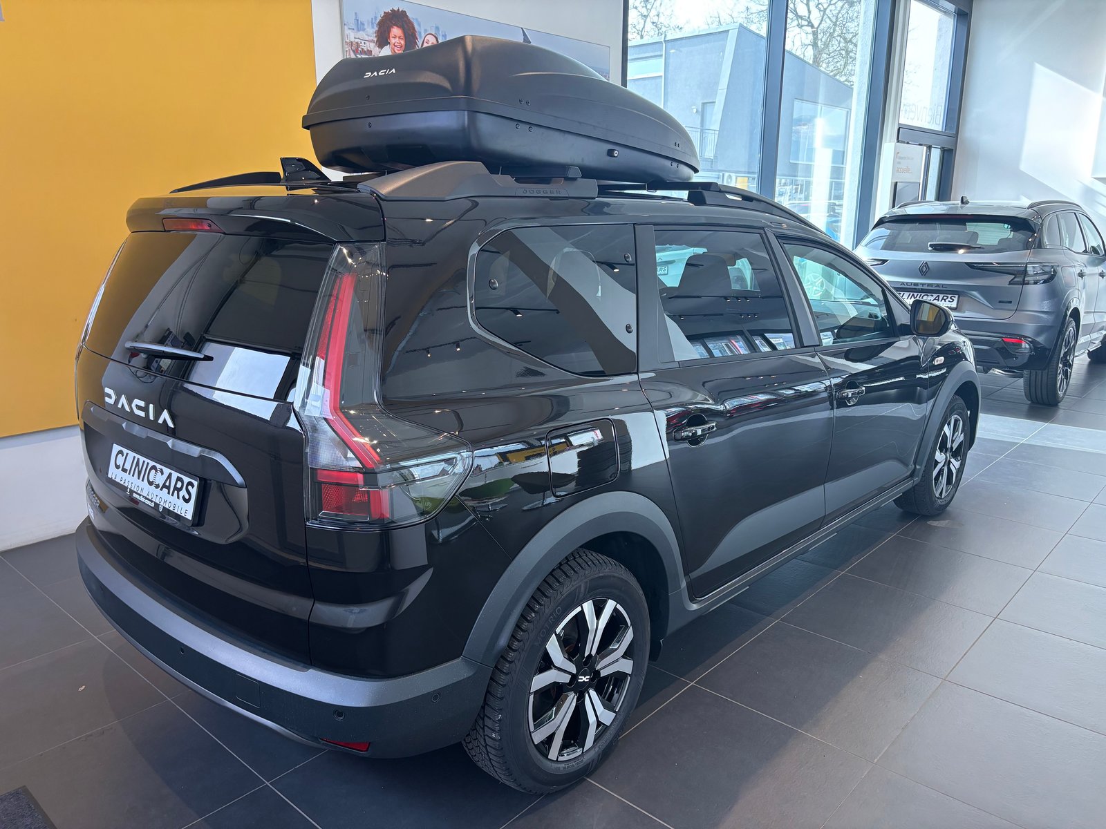 DACIA Jogger HEV 155 Journey, Petrol, New car, Automatic - 5