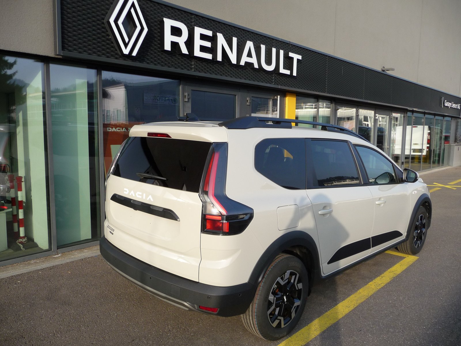 DACIA Jogger HEV 155 Journey, Petrol, New car - 5