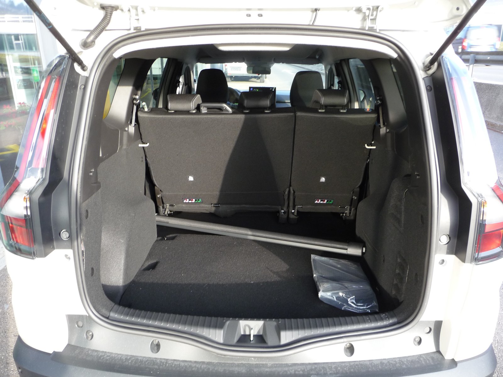 DACIA Jogger HEV 155 Journey, Petrol, New car - 7