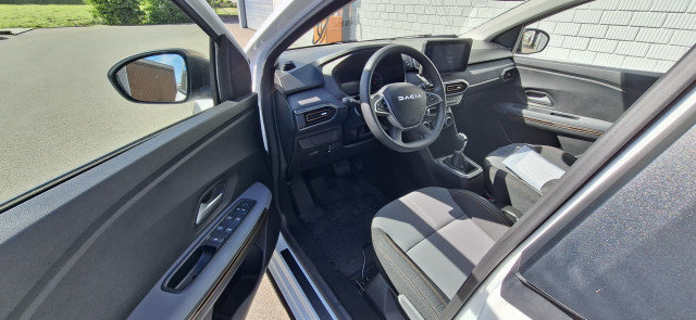 DACIA Jogger HEV 140 Extreme, Petrol, Second hand / Used, Automatic - 4