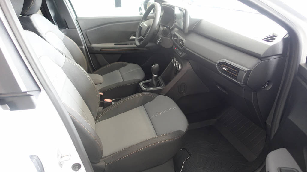 DACIA Jogger EXTREME HYBRID 140 5-Plätzer, Full-Hybrid Petrol/Electric, New car, Automatic - 6