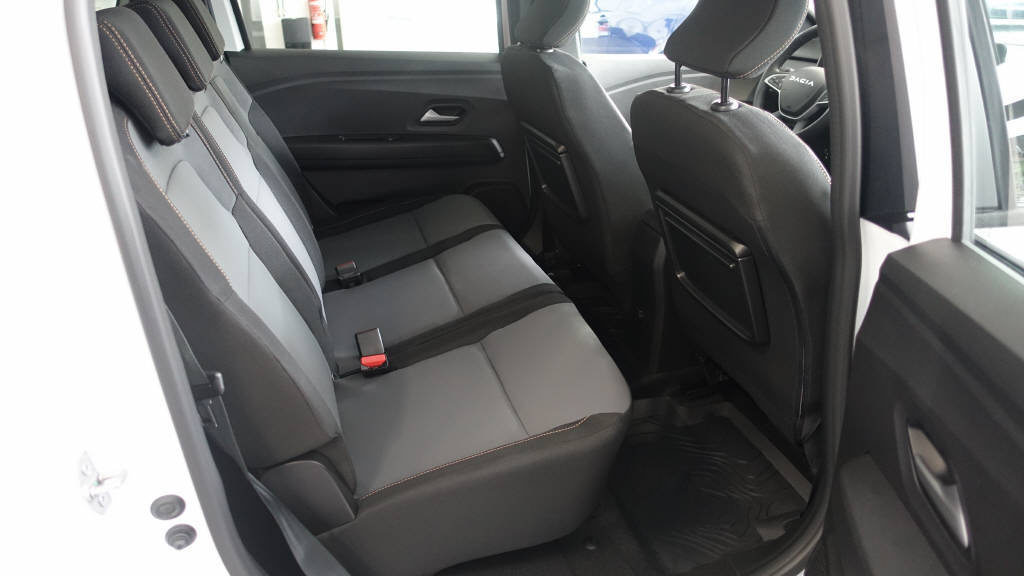 DACIA Jogger EXTREME HYBRID 140 5-Plätzer, Full-Hybrid Petrol/Electric, New car, Automatic - 7