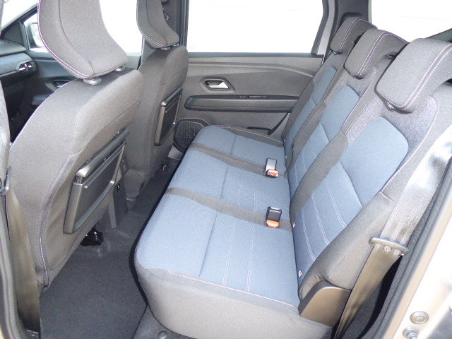 DACIA Jogger 1.8 Hybrid Journey 7Plätzer, Full-Hybrid Petrol/Electric, New car, Automatic - 7