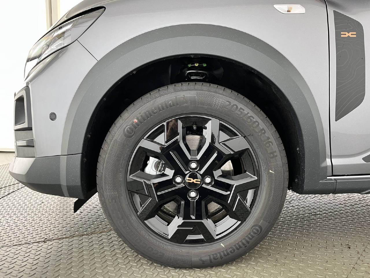 DACIA Jogger 1.8 Hybrid Extreme 7P, Voll-Hybrid Benzin/Elektro, Neuwagen, Automatik - 6