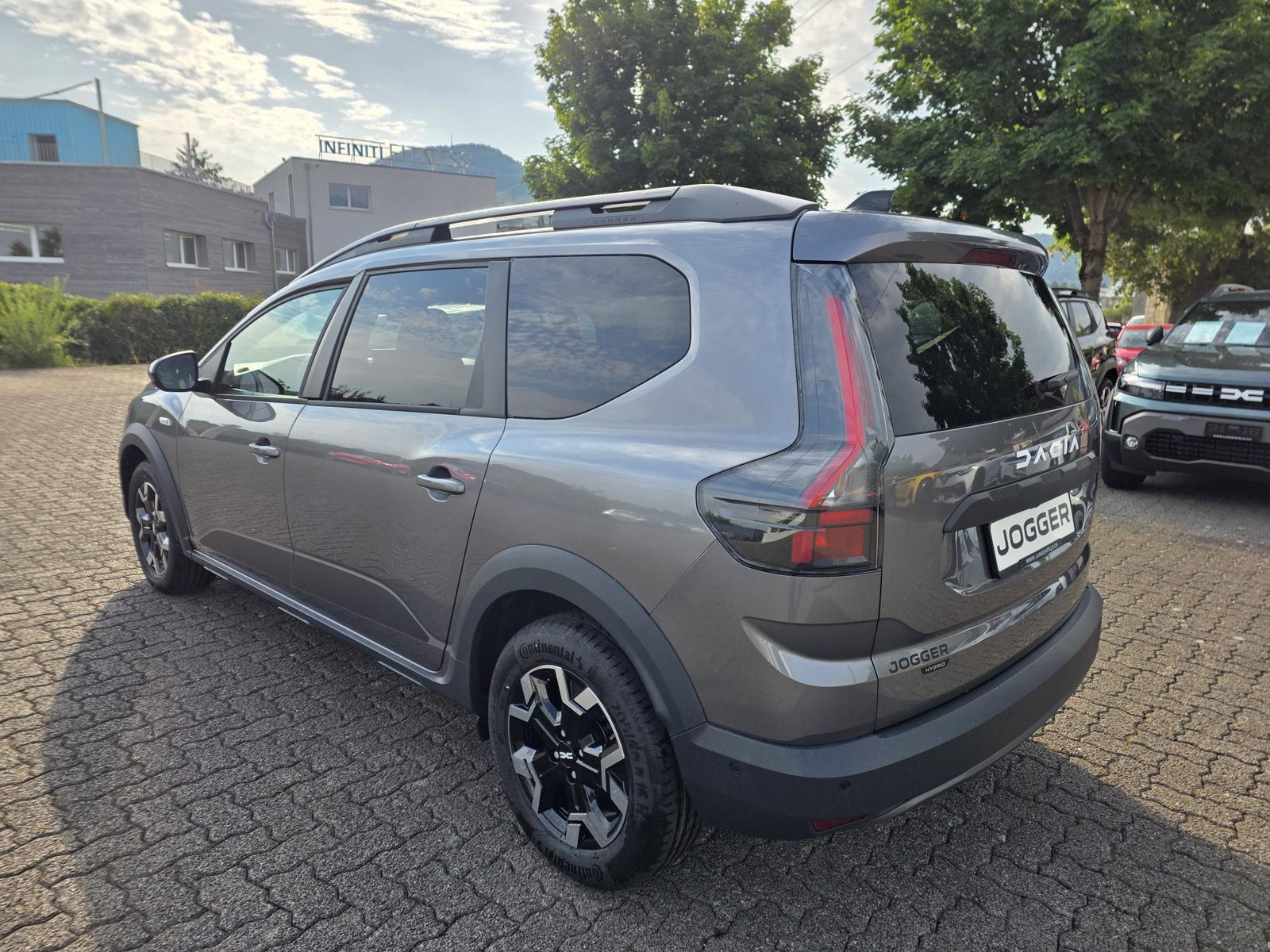 DACIA Jogger 1.8 Hybrid Journey, Full-Hybrid Petrol/Electric, New car, Automatic - 3