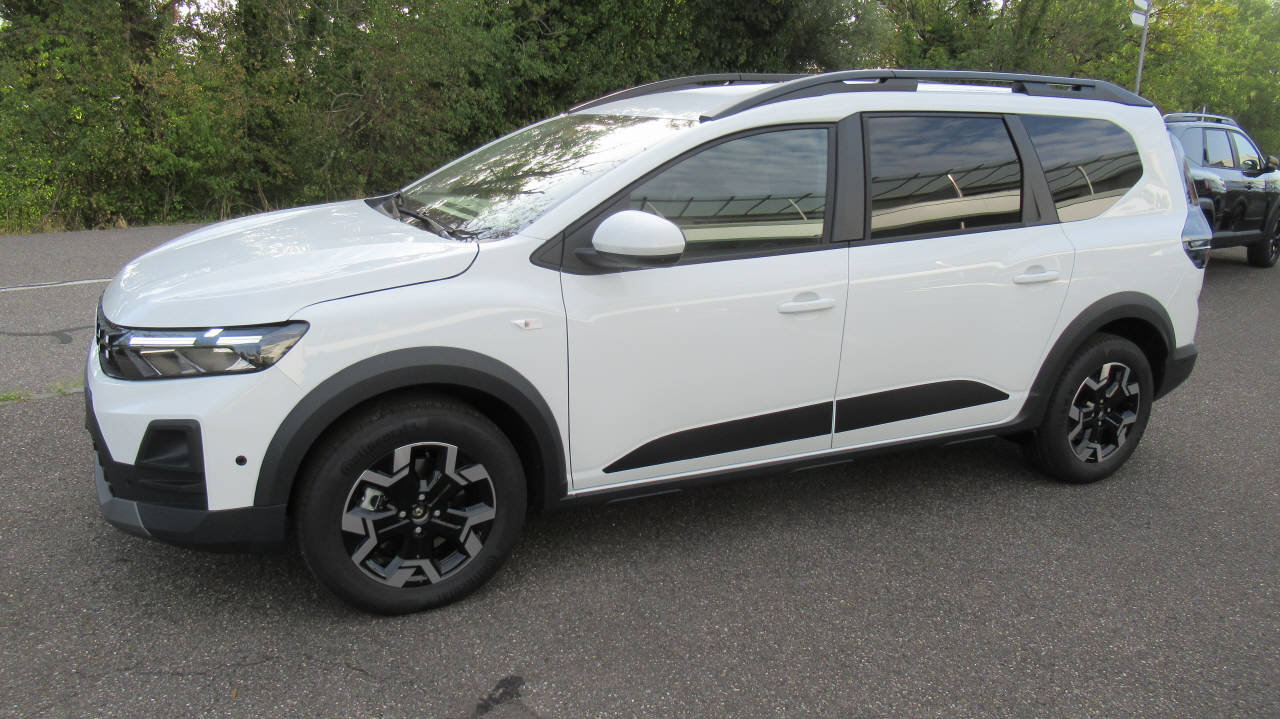 DACIA Jogger 1.8 Hybrid Journey, Full-Hybrid Petrol/Electric, New car, Automatic - 2