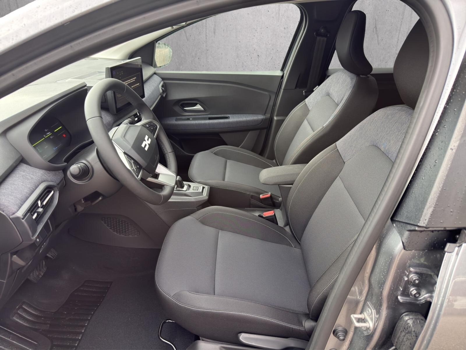 DACIA Jogger expression hybrid 155 5-Plätzer, Full-Hybrid Petrol/Electric, New car, Automatic - 5