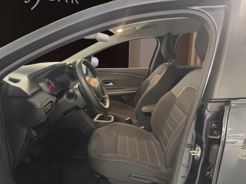 DACIA Jogger TCe 110 Extreme, Petrol, Second hand / Used, Manual - 6