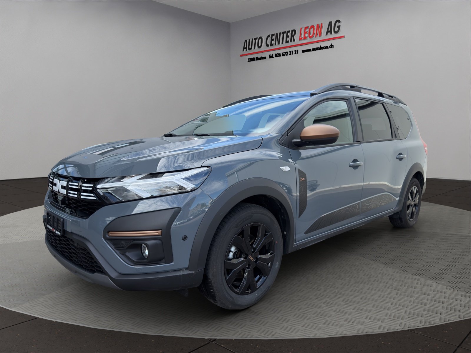 DACIA Jogger HEV 140 Extreme+, Full-Hybrid Petrol/Electric, Second hand / Used, Automatic - 2